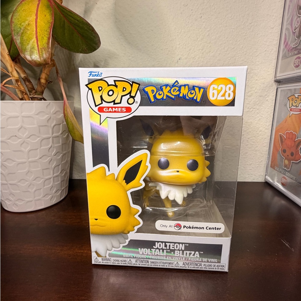 Jolteon Pearlescent Pop! Vinyl Figure by Funko Pokemon Center Exclusive